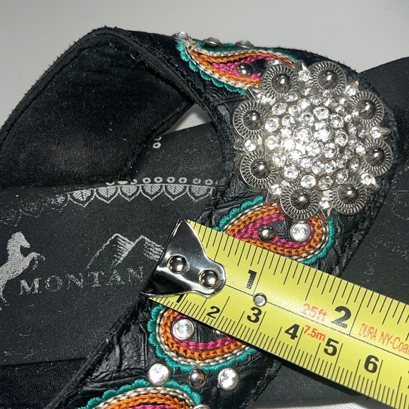 Montana West ladies flip flops with embellishments and embroidery size 8 black - Picture 13 of 14